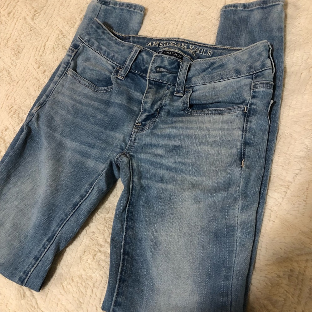 Light wash skinny blue jeans